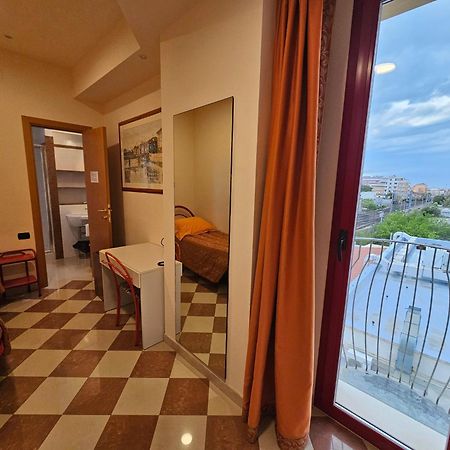 Hotel Fiorella Сенигаллия Экстерьер фото