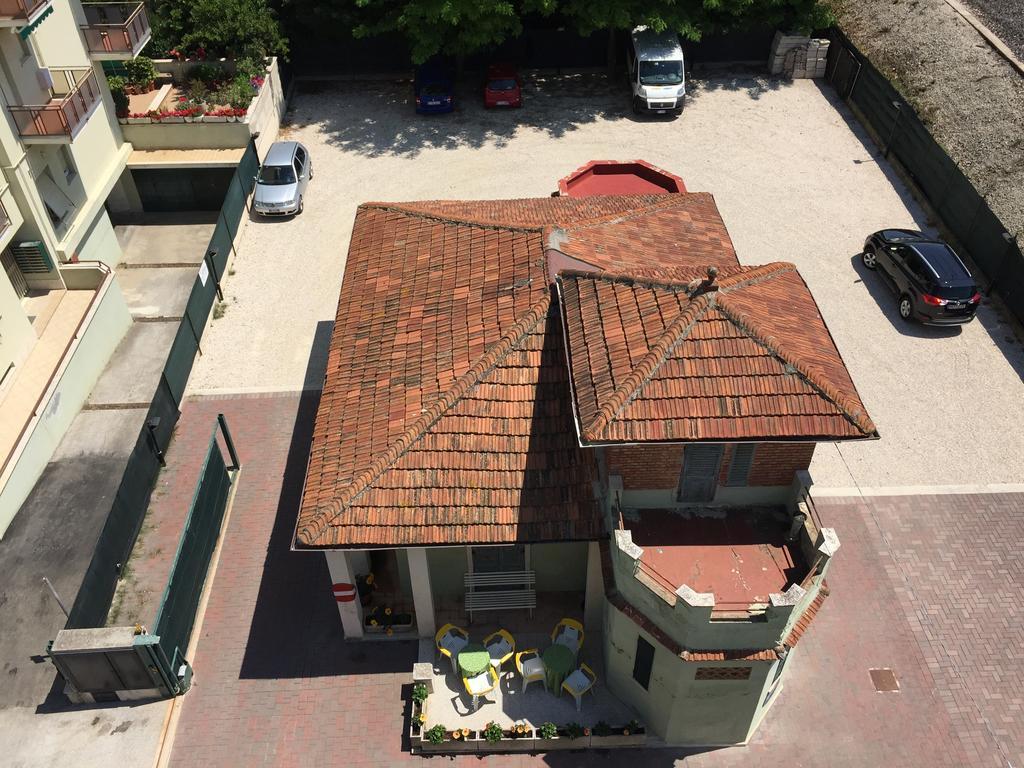 Hotel Fiorella Сенигаллия Экстерьер фото
